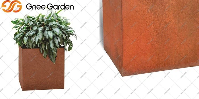 Corten modern planter box Corten modern planter box