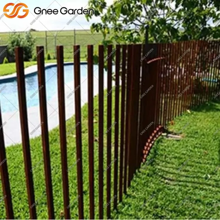 Cerca de aço Corten enferrujada para paisagismo contemporâneo