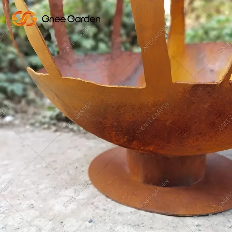 Esfera de fogo de aço corten elegante com motivo de veado